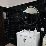 Es