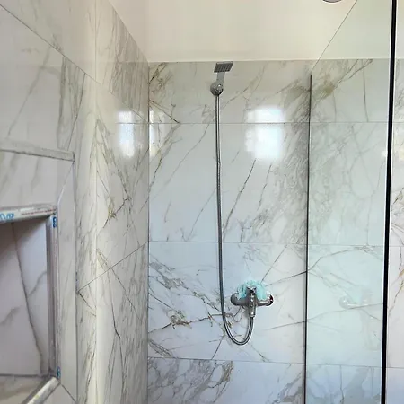 E&s Comfort Apartments-guestroom 培拉特